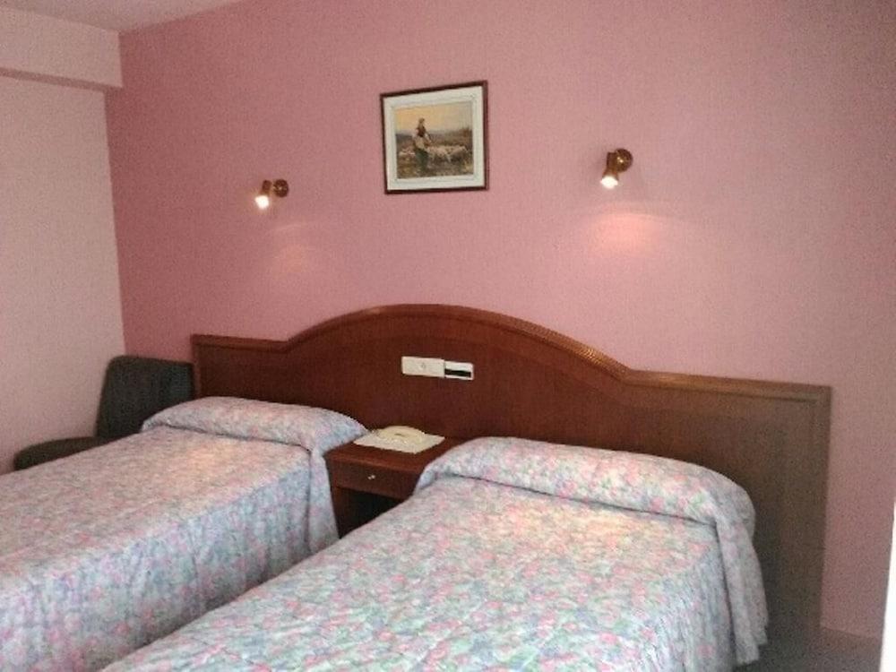Hotel Internacional Porrino Bagian luar foto